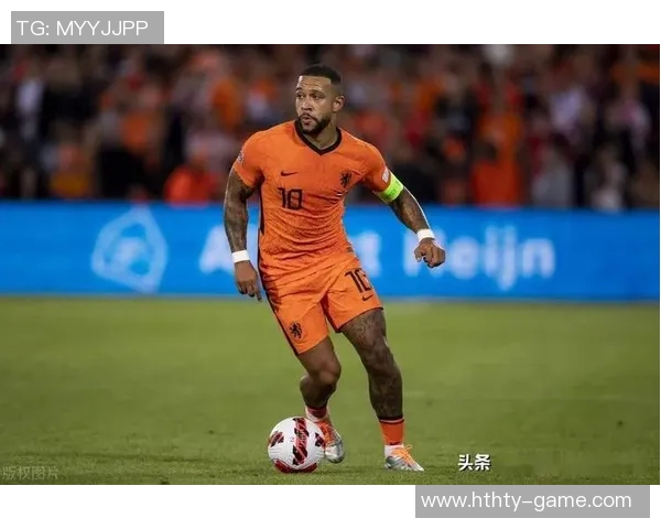 荷兰队官方推特发布海报热身世预赛对阵马耳他德容加克波等明星球员亮相 荷兰队官方推特发布海报热身世预赛对阵马耳他德容加克波等明星球员亮相