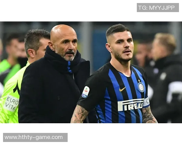 阿根廷全队球员佩戴黑色袖标悼念已故博卡主帅鲁索的感人时刻